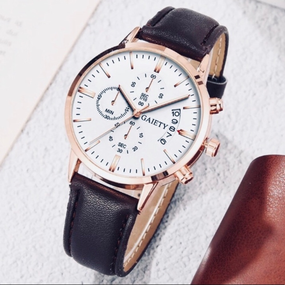 Men’s Leather Band Quartz Wristwatch